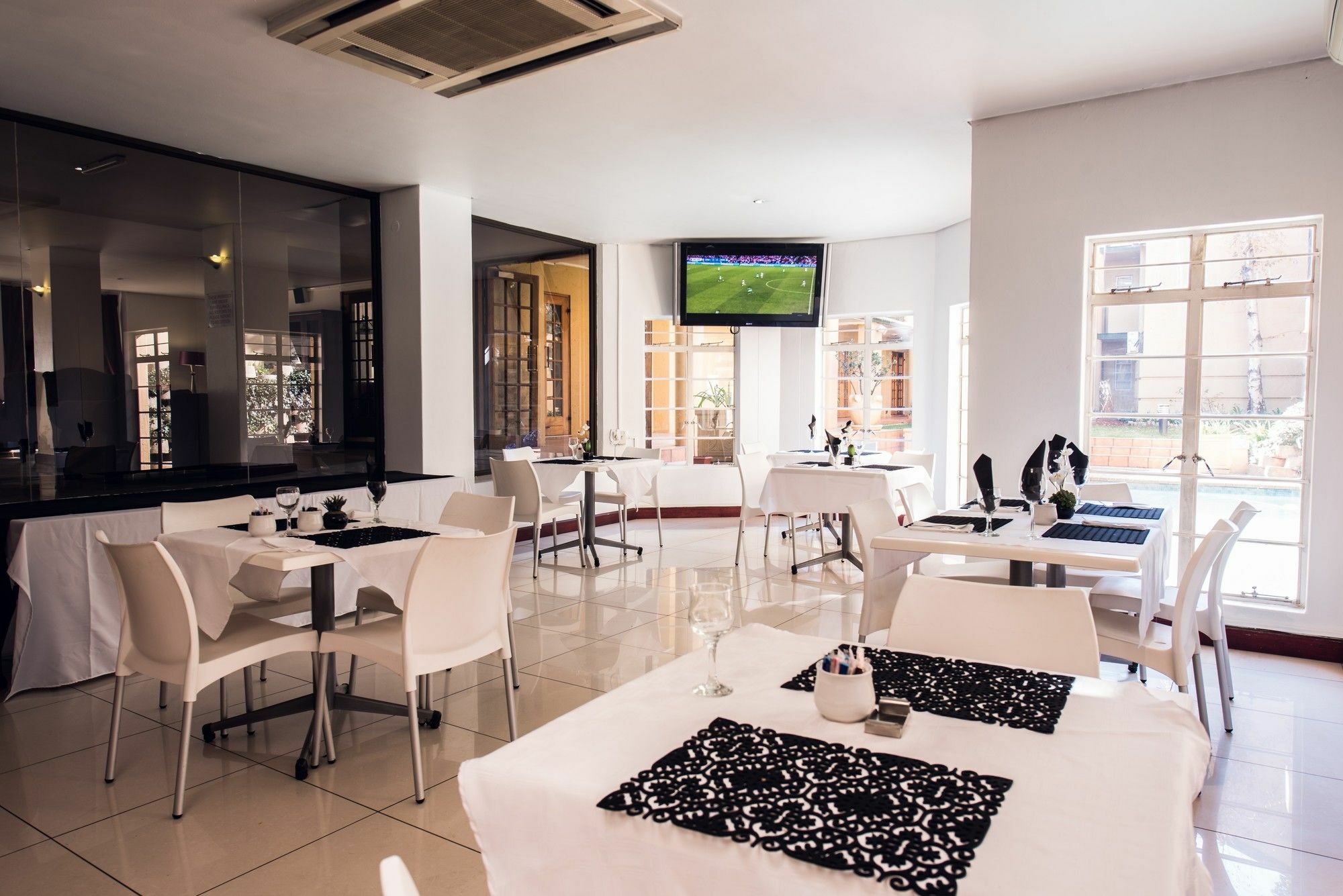 Airport Inn Executive Suites Κέμπτον Παρκ Εξωτερικό φωτογραφία